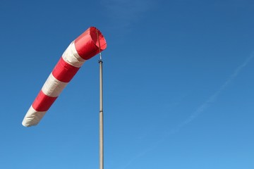 Windsack am Flughafen