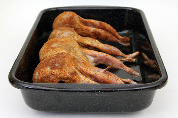 Rohe Wachteln, gewürzt