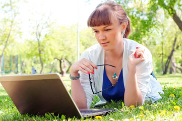 portrait of a woman witha laptop