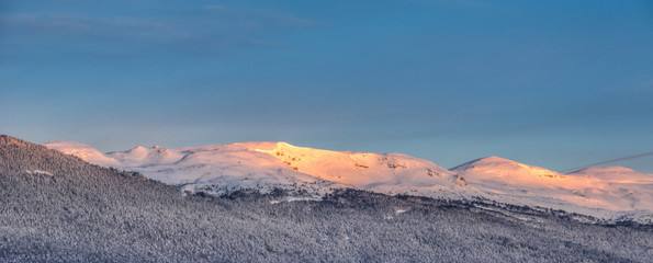 Fototapeta premium Jura Mountain And Vineyard