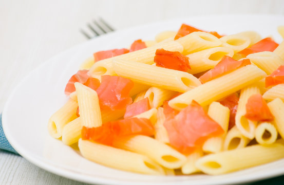 pasta penne with smoked salmon