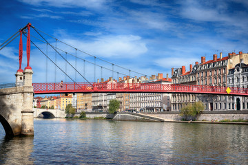 Panele Szklane Podświetlane  Widok na czerwoną kładkę w Lyonie