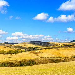 Fototapeta na wymiar Krajobrazu wiejskiego w Toskanii w pobliżu Volterra, Włochy.