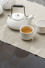Fototapeta na wymiar Zestaw herbaty w pięknym salonie z nikim