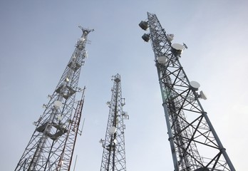 Telecommunication antenna tower