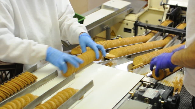 Fliessbandarbeit Lebensmittelindustrie / assembly line work