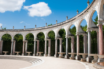 Fototapeta na wymiar Statue in Versailles Gardens