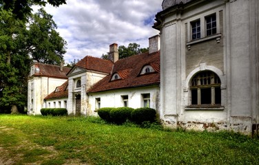 Fototapeta na wymiar Trybunał w Oporowo, Polska