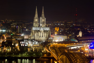 cologne cityscape at night
