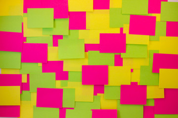 Post-it notes of different colors