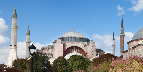 Fototapeta na wymiar Hagia Sophia basilica. Museum in Istanbul, Turkey