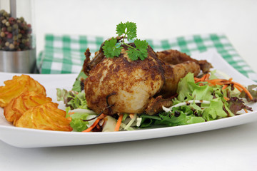 gebratene Wachteln mit Salat