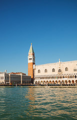 Fototapeta na wymiar Wenecja widziana z laguny