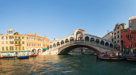 Fototapeta na wymiar Rialto Bridge (Ponte Di Rialto) in Venice, Italy on a sunny day