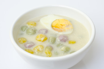 Thai sweetmeat with colorful ball (Bua Loi)