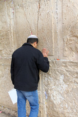 Obraz na płótnie Canvas ¯ydowski czcicielem modlić się przy Ścianie Płaczu. Jerozolima, Izrael.