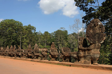 Entr&eacute;e sud d'Angkor Thom : all&eacute;e des diables