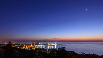 Fototapeta na wymiar Aerial Widok z punktu widokowego w Bang-Saen portu