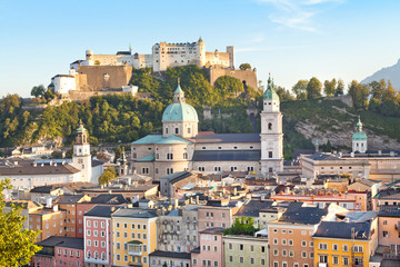 Obraz premium Miasto Salzburg o zachodzie słońca, Salzburger Land, Austria