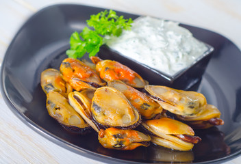 mussels with sauce