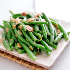 Green beans with almonds