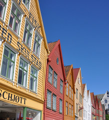 Historische Einkaufsstrasse, Bryggen, Bergen, Norwegen © bill_17