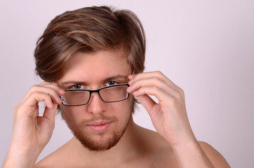 mann mit brille