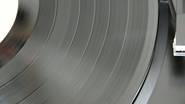 Démarrage d'un disque sur une platine vinyle - Vidéo HD