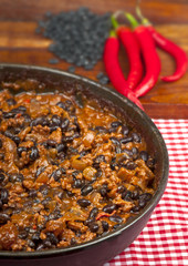 Chili con carne with black beans and red peppers