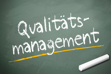 Kreidetafel mit Qualitätsmanagement