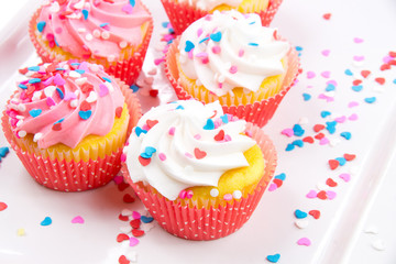 Valentine cupcakes with love sign