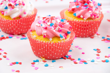 Valentine cupcakes with love sign