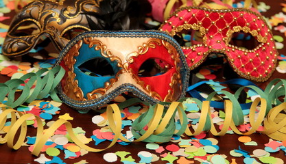 Maschere e decorazioni di carnevale