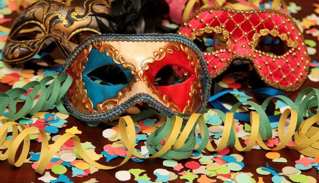 Maschere e decorazioni di carnevale