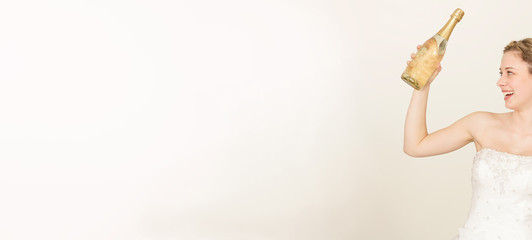 Naklejka premium jubelnde Braut mit Sekt