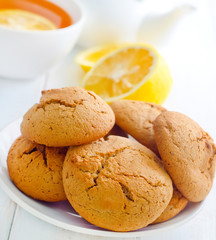 Sweet cookies with fresh tea