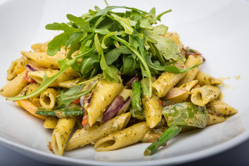 Penne mit Gemüse pesto
