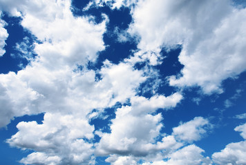Naklejka na ściany i meble błękitne niebo i chmury