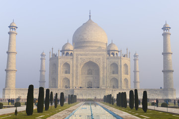 Fototapeta na wymiar Taj Mahal in the morning with haze in the sky