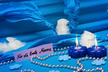 karte mit blauem hintergrund zum muttertag 2