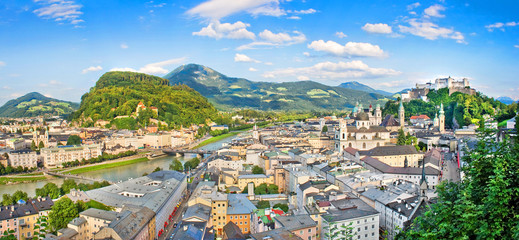 Obraz premium Panoramiczny widok na Salzburg, Austria