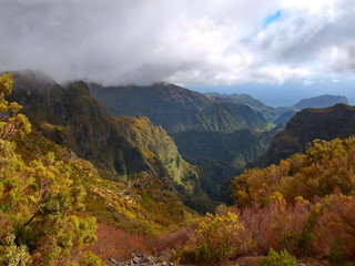 Blick vom Oico do Arieiro auf Madeira