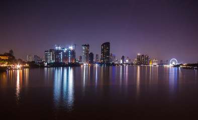 Fototapeta na wymiar Chao Phraya river scenery at night