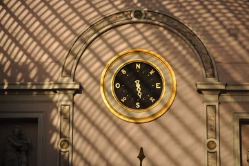 Photo sur Plexiglas Bruxelles horloge à Bruxelles