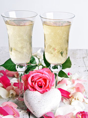 Valentinstag, Hochzeitstag, Antrag:  Champagner-Einladung