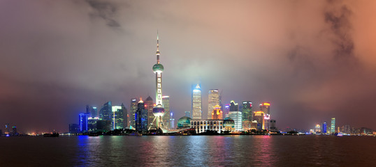 Fototapeta na wymiar Shanghai Skyline w nocy