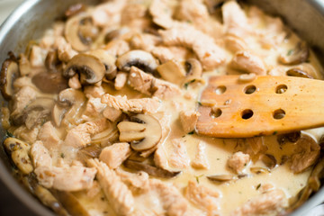 Zurich Ragout in the pan