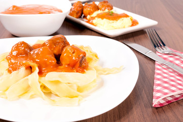 Pasta and meat balls