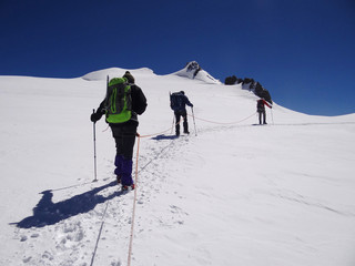 Fototapeta na wymiar 4000m wspinacze czoła Monte Rosa (Valais, Alpy)