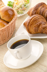 コーヒーとパン朝食